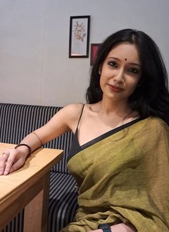 Hinnu Joshi - escort in Bangalore Photo 4 of 5