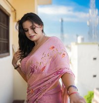 Hiral - escort in Mumbai Photo 1 of 3