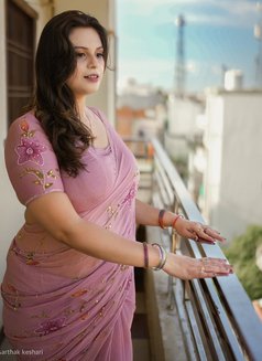 Hiral - escort in Mumbai Photo 2 of 3