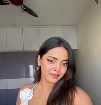Hiral - puta in Pune
