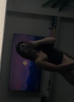 Reign - Transsexual companion in Davao Photo 7 of 9