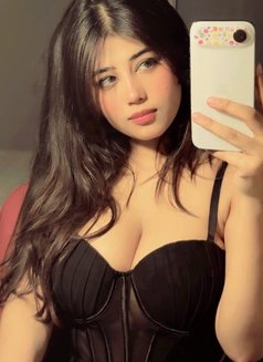 Hirne - puta in Abu Dhabi Photo 2 of 3