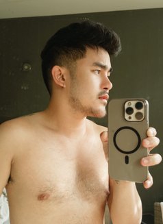 Hiro - Male escort in Mumbai Photo 5 of 8