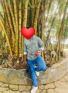 Hirushan - Male escort in Colombo Photo 1 of 4