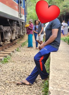Hirushan - Male escort in Colombo Photo 2 of 4