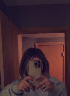 Hitanshi Escort Service - escort in Chennai Photo 2 of 5