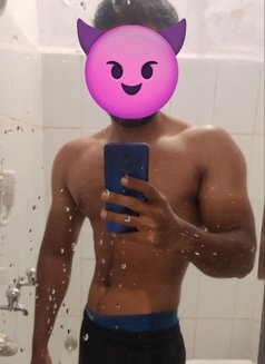 Hitman 6. 7 Inches - Acompañantes masculino in New Delhi Photo 2 of 6