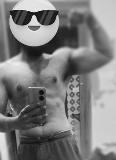 Hitman 6. 7 Inches - Acompañantes masculino in New Delhi Photo 5 of 6