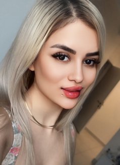 Hiva - escort in Muscat Photo 4 of 5