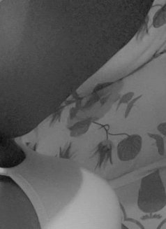 Hiya ,real and paid meeting onlyly - escort in Guwahati Photo 3 of 5