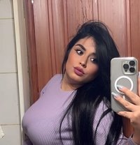 Hiyam - escort in Beirut