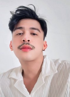 Hkms - Male escort in Jakarta Photo 2 of 9