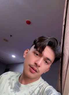 Hkms - Male escort in Jakarta Photo 4 of 9