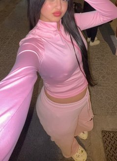 Hoda - escort in Cairo Photo 2 of 9