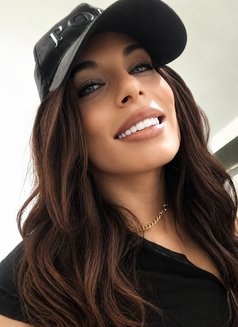 Holly Diamond - escort in Cape Town Photo 1 of 6