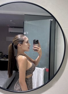HOLLY JUICY & TIGHT PUSSY - escort in Hong Kong Photo 19 of 20