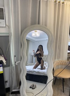 Holly molly69 - Acompañantes transexual in Manila Photo 9 of 12