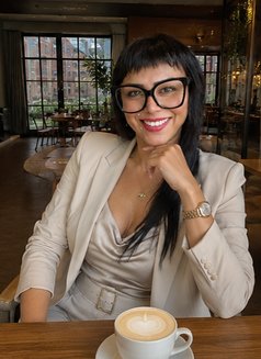 Holly - Transsexual escort in Ankara Photo 5 of 7