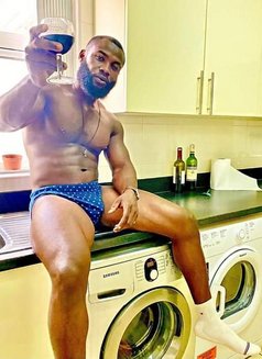 Holy Black - Male escort in Dubai Photo 4 of 5