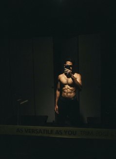 Homelander - Acompañantes masculino in Hyderabad Photo 3 of 5