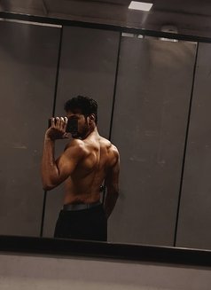 Homelander - Acompañantes masculino in Hyderabad Photo 4 of 5