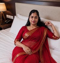 Homely Housewife Available College Stude - puta in Hyderabad Photo 1 of 4