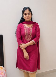 Homely Housewife Available College Stude - escort in Hyderabad Photo 2 of 4