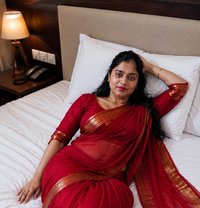 Homely Housewife Available College Stude - escort in Hyderabad