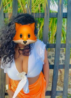 Honeey - puta in Lomé Photo 1 of 3