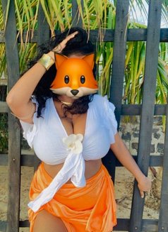 Honeey - puta in Lomé Photo 2 of 3