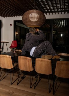 Honelle - Male escort in Nairobi Photo 2 of 3