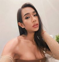 Honey bee - Transsexual escort in Riyadh
