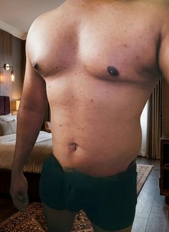 Honey Bee - Male escort in Tiruchirapalli Photo 1 of 2