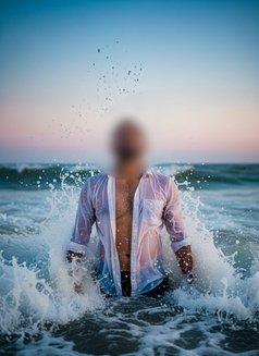 Honey Basket - Male escort in Chennai Photo 4 of 11