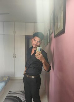 Honey Delhi - Male escort in New Delhi Photo 1 of 2