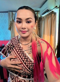 Honey - masseuse in Bangkok Photo 1 of 21