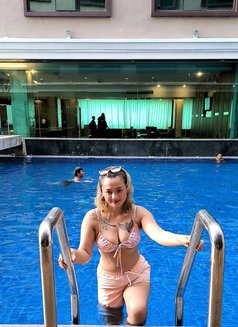 Honey - masseuse in Bangkok Photo 18 of 21