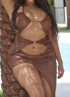 Sara - escort in Muscat Photo 2 of 4