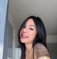 Honey - masseuse in Budapest