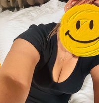 Honey Independent - puta in Noida
