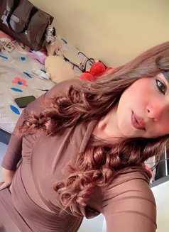 23 year Honey India independent - puta in Dubai Photo 1 of 17
