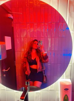 23 year Honey India independent - puta in Dubai Photo 13 of 17