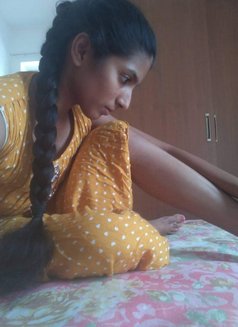 Honey - puta in Bangalore Photo 3 of 6