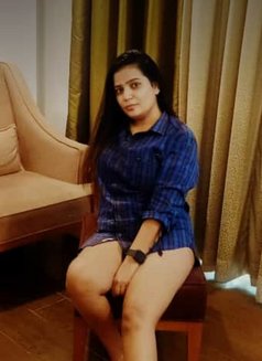 Honey - puta in Dubai Photo 1 of 15