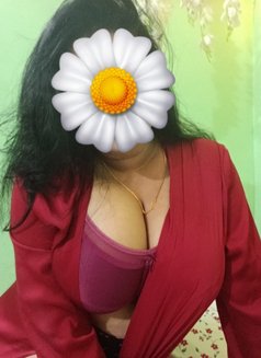 Honey - escort in Mumbai Photo 3 of 6
