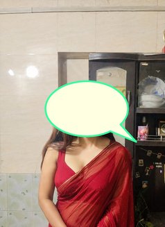 Honey - puta in Mumbai Photo 1 of 3
