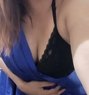 Honey cam and real - escort in New Delhi Photo 1 of 1