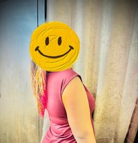 Honey - escort in Noida Photo 1 of 4