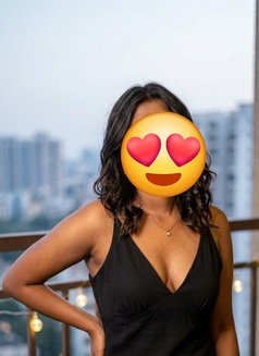 Honey - escort in Noida Photo 4 of 4