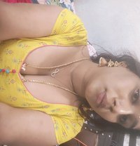 Honey - Transsexual escort in Hyderabad